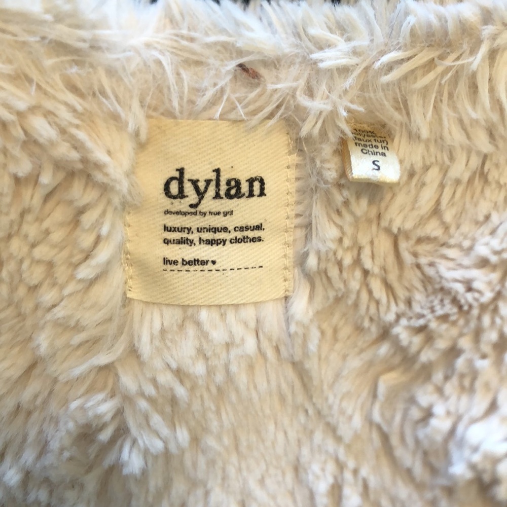 Cream Sleeveless Fur Vest - Picture 6 of 6